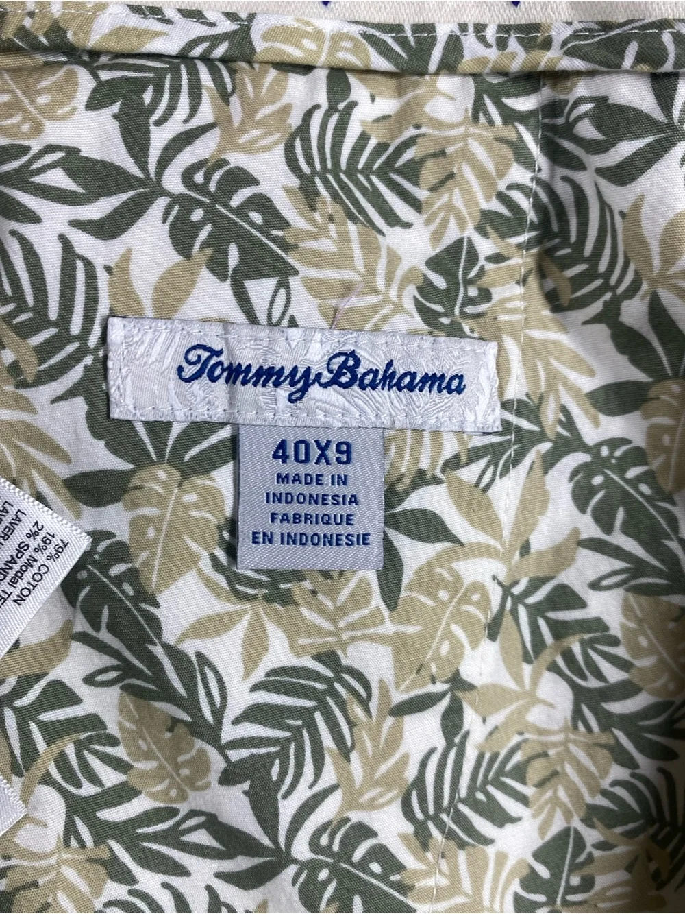 Tommy Bahama Coast Cargo Short Men’s Size 49x9” sand Stretch soft casual NWT